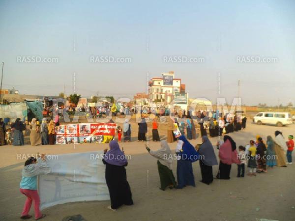 سلاﺳﻞ ﺑﺸﺮﻳة ﺑﻤﺮﺍﻛﺰ ﺍﻟﺸﺮﻗﻴة لرفض الانقلاب