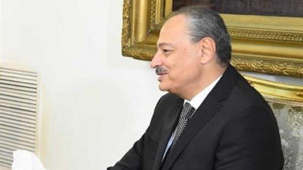 النيابة العامة تطالب أعضاءها بتجنب الشأن السياسي عبر مواقع التواصل