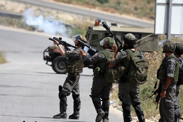 الصهاينة يفتحون النار على مزارعي قطاع غزة