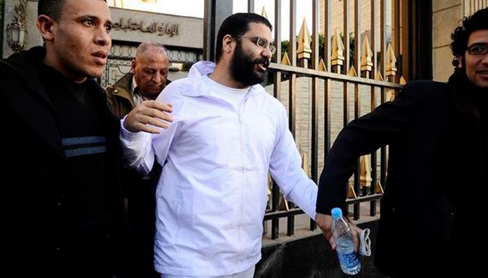 تأييد حبس علاء عبد الفتاح بقضية “حرق مقر شفيق”