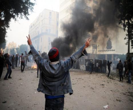 تأجيل محاكمة دومة و268 آخرين فى أحداث “الوزراء” لـ 29 مايو