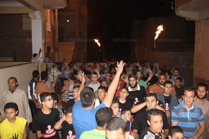 صور..مسيرة ليلية رفضاً للانقلاب بقرية بحر الهوا بالشرقية