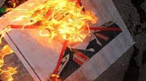 إحراق مقر حملة السيسي بمنيا القمح بالشرقية من قبل مجهولين