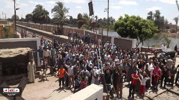 قطع طريق أسيوط -القاهرة احتجاجًا على  اختطاف معيدة