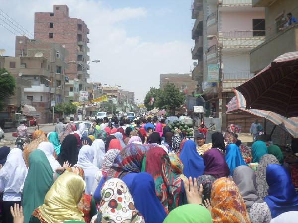 تظاهرة لطلاب ثانوي بني سويف تنديدا بحكم العسكر