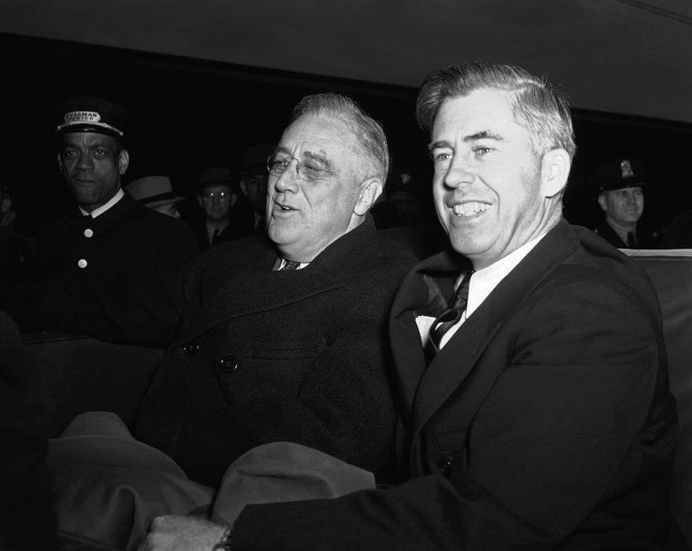 نيويورك تايمز: الفاشية الأميركية منذ 1944 وحتى الآن