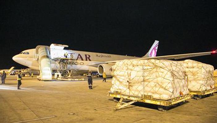 قطر تدشن جسرًا جويًا من المساعدات إلى اليمن