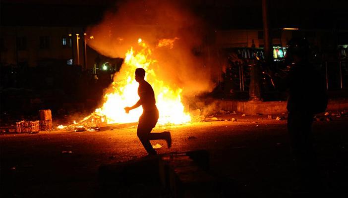 بالفيديو.. الأمن يعتدي على “شباب ضد الانقلاب” بطلعت حرب