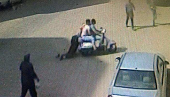 بالفيديو.. سحل بنت في المنصورة على أيدي لصوص وسط المارة