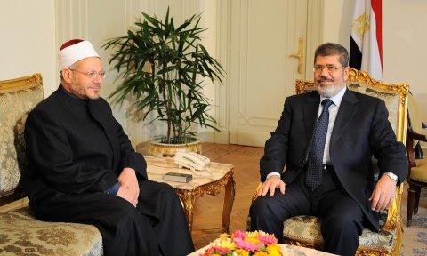 دعوى قضائية ضد المفتي والرئيس بسبب فتوى الضباط الملتحين