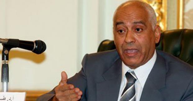 إحالة مستشار وزير المالية و3 آخرين للجنايات بتهمة تلقي رشوة