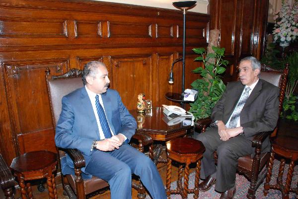 وزير الزراعة ووزير الرياضة يناقشان مشكلة “بركة أكياد” بفاقوس