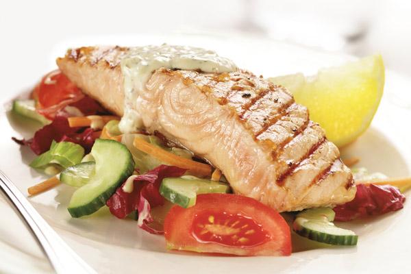 دراسة : إفطار وغداء كبيرين أفضل من ست وجبات صغيرة للتحكم فى الوزن