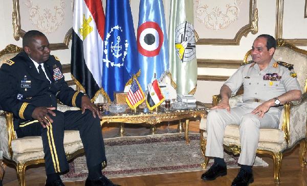 السيسي يلتقي قائد القيادة المركزية الأمريكية