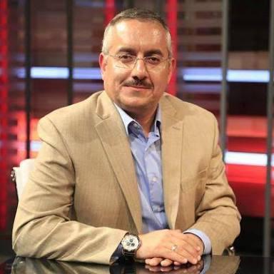 أبوخليل لساويرس: طور العشوائيات بالأموال المنهوبة بدلا من دعم السيسي