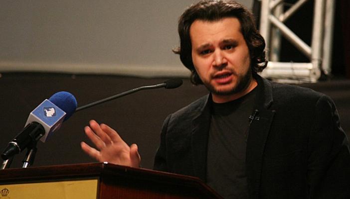 تميم البرغوثي: مصر عائمة على بحيرة غضب وثورة عنيفة في الطريق