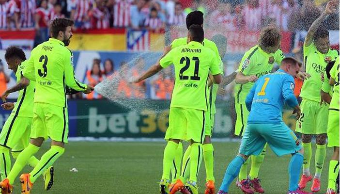 بالفيديو.. برشلونة يحتفل بلقب الدوري الإسباني مع جماهيره