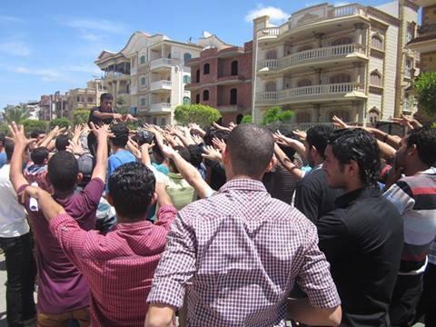 مسيرة بـ”طب الازهر” بدمياط الجديدة للتنديد بالانقلاب