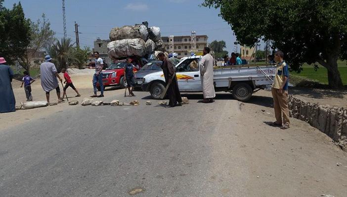 الأهالي يقطعون الطريق بالدقهلية بسبب نقص المياه وجفاف الأراضي
