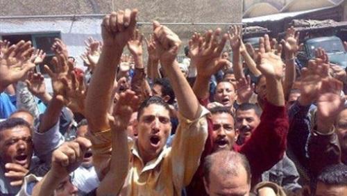 عمال كريستال عصفور يهددون بالدخول في إضراب عن الطعام