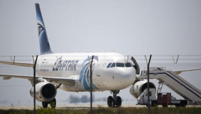 ذهب لتلقي العزاء في والدته.. تعرّف على السوداني ضحية الطائرة المصرية