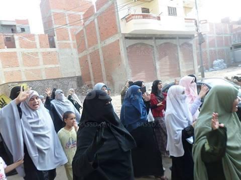 مسيرة مفاجئة لحركة نساء ضد الانقلاب تجوب شوارع مدينة “طلخا”