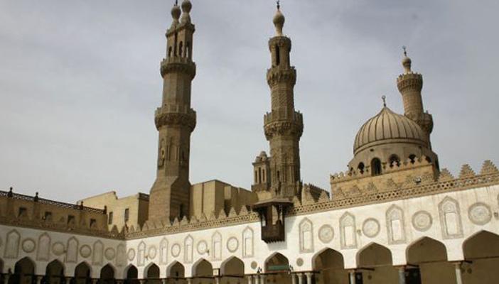 نقل واضع امتحان البلاغة بأزهر أسوان لــ”وظيفة إدارية”