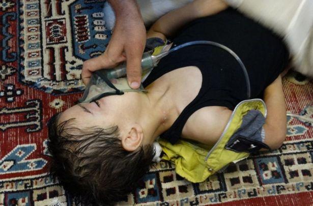 النظام يستخدم الكلور بريف حماة.. ومقتل 86 شخصًا معظمهم بحلب