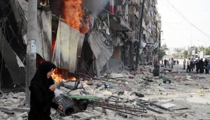 15 قتيلا في حمص جراء غارات شنها طيران النظام السوري