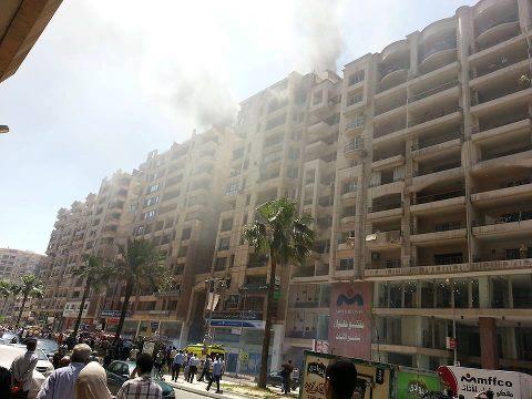 حريق ضخم بجراج بالإسكندرية وقرية البيضاء بأسيوط