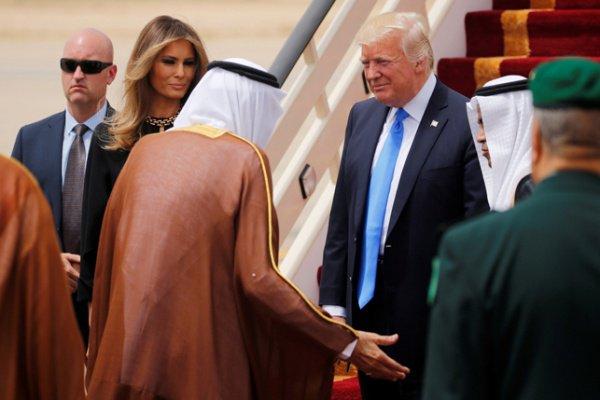 الكشف عن تفاصيل عرض مثير سيقدمه عباس لترامب الثلاثاء