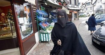 بعد حظره في هولندا.. النقاب جدل يتجدد في أوربا العلمانية