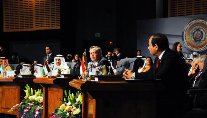 مجلة أمريكية: السيسي يبتز الخليج ويتعامل كـ”قطاع الطرق”