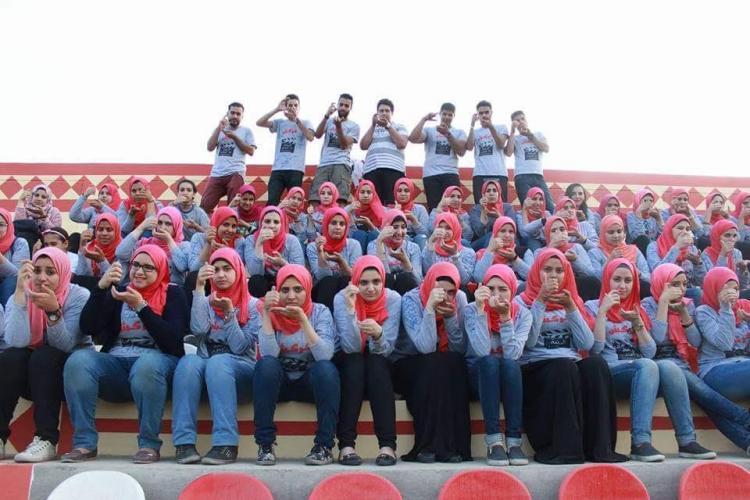 بالصور.. طلاب آداب المنوفية يتضامنون مع فرقة “أطفال شوارع”