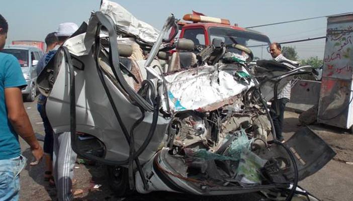 بالصور.. مصرع وإصابة 19 طالبًا بحادث على طريق كفر الدوار