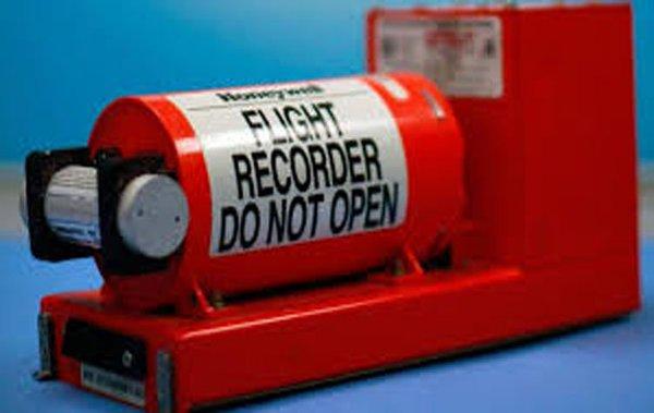 محقق بحوادث الطيران يكشف مصير الصندوق الأسود بعد العثور عليه