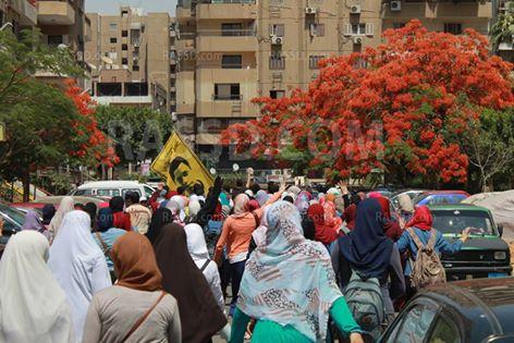 مسيرة لطلاب المدارس في محيط رابعة العدوية