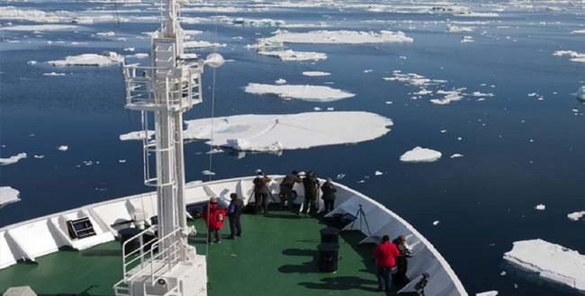 مهاب مميش: قناة القطب الشمالي ستنافس قناة السويس بعد 40 عاما