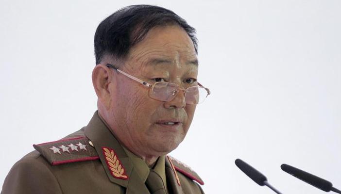 بالصور والفيديو.. لحظة إعدام وزير دفاع كوريا الشمالية