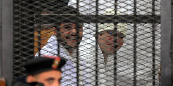 دفاع “دومة”: سنطعن على الحكم بحبسه وآخرين أمام النقض