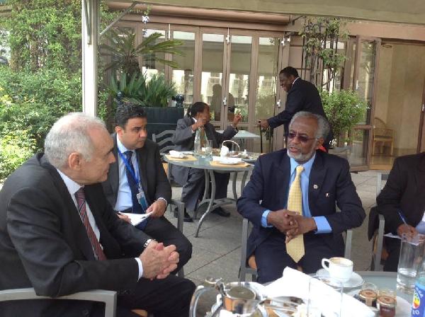 مباحاثات  مصرية مكثفة مع الجزائر والسودان وسيراليون وكينيا.