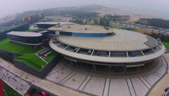 مليونير صيني يبني شركته على شكل المركبة الفضائية في “ستار تريك”