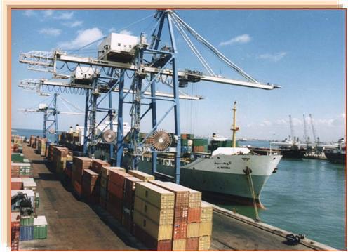 بعد المطالبة بحقوقهم..إيقاف 28 عامل بميناء الإسكندرية