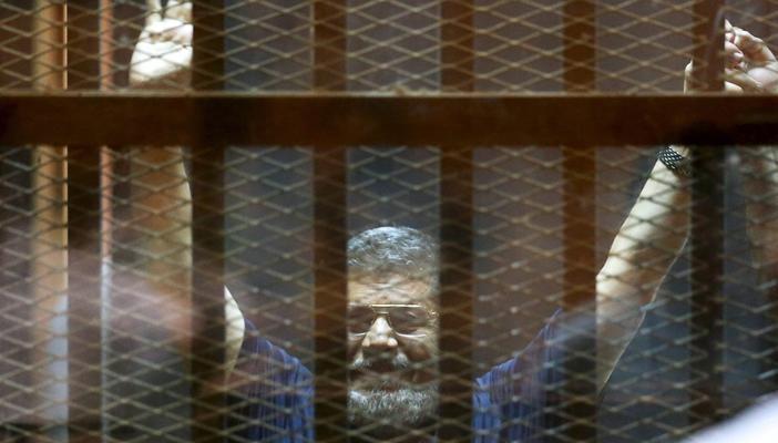 أبرزهم الإعدام أو التخفيف.. 5 سيناريوهات للحكم على مرسي في 2 يونيو