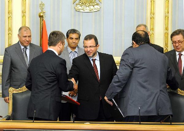 قنديل: منحة تركية 150 عربة حديثة ومُتطورة لحل مشاكل القمامة