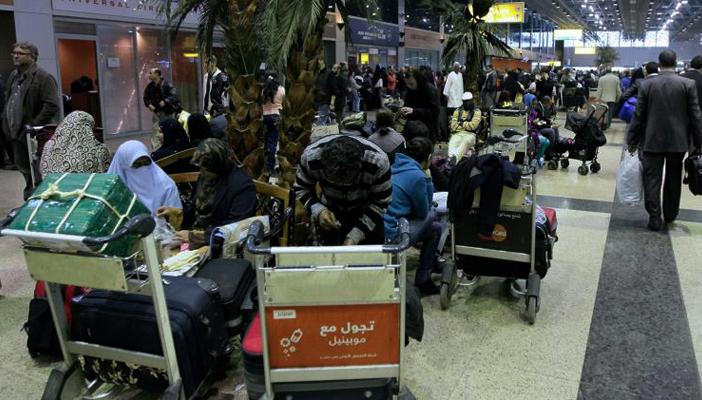 بالفيديو.. خبير اقتصادي يكشف سر دعوة إعلام السيسي للمصريين بالهجرة