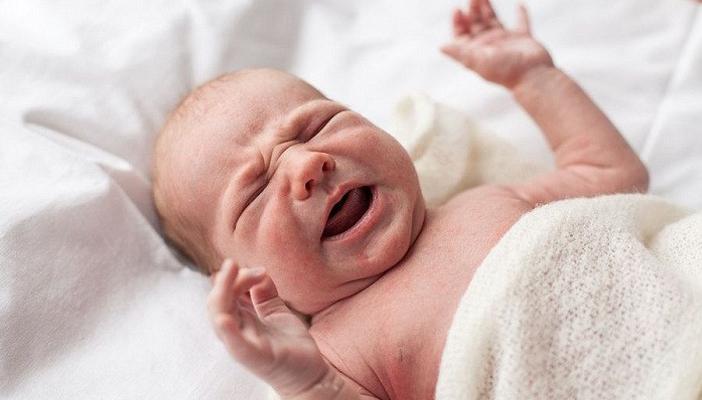 تعرفي على أهم 5 أسباب لمعاناة طفلك من الغازات والانتفاخ