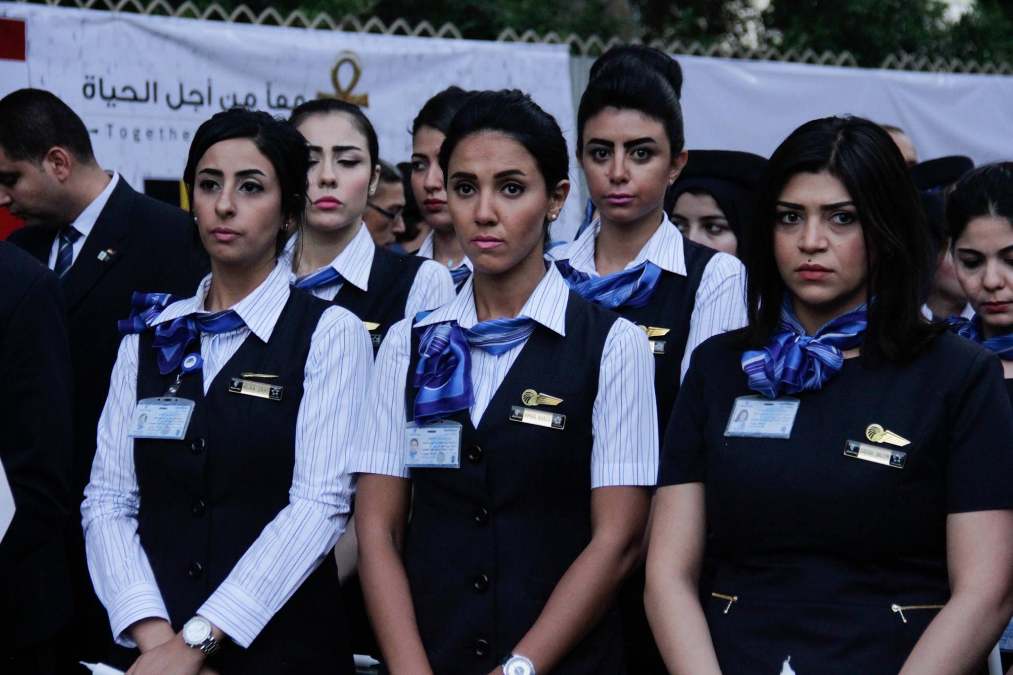 بالصور.. وزير الطيران يتقدم مسيرة لتأبين ضحايا الطائرة المنكوبة