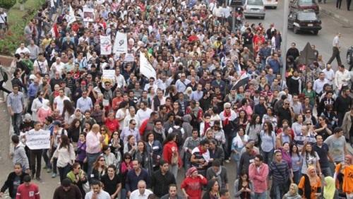 مسيرة بأسوان تنديدا بانتخابات العسكر