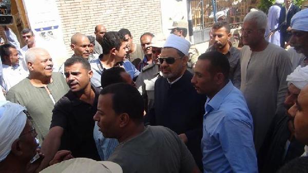 “الطيب” يدعو للمشاركة في الانتخابات ويحذر من فتاوى المقاطعة